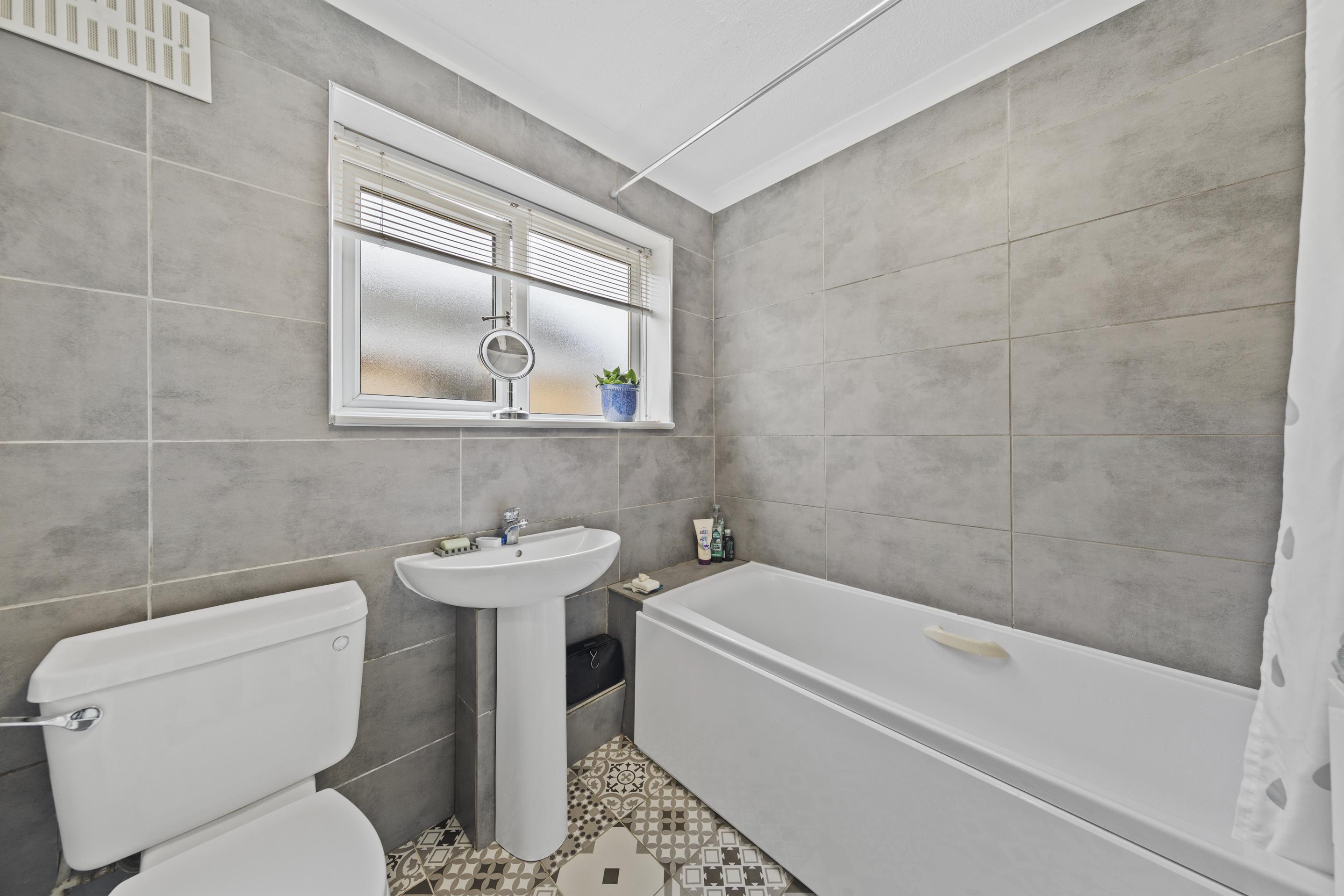 Addington Road, Irthlingborough Simpson & Partners